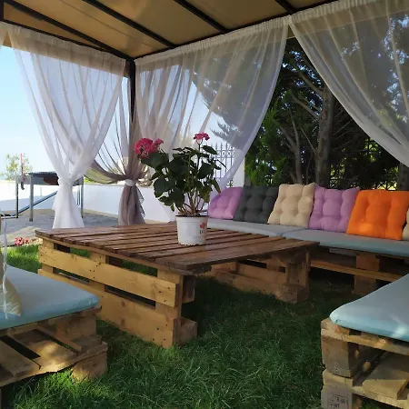 Muses Deluxe فندق مبيت وإفطار Néa Fókaia