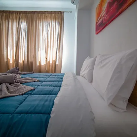 Bed & Breakfast Muses Deluxe